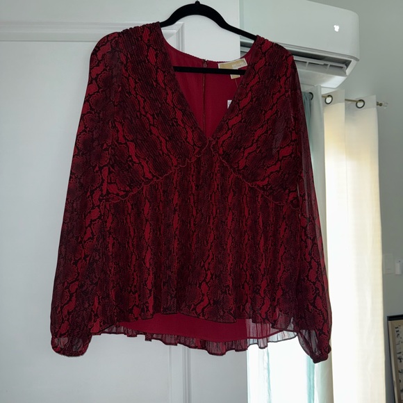 NWT Michael Kors Long Sleeve Snake Print Red And Black Blouse - Picture 1 of 7